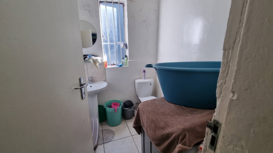 To Let Commercial Property for Rent in Salt River Western Cape